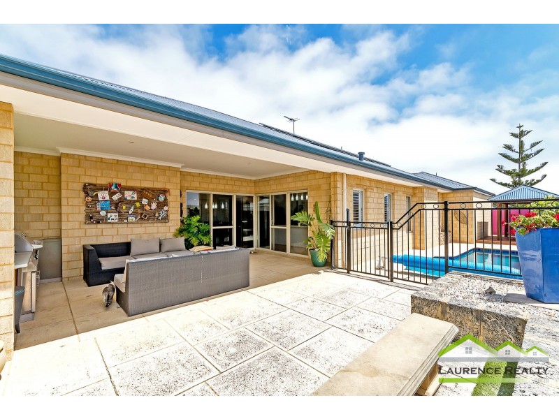 11 Hampshire Drive, Quinns Rocks WA 6030
