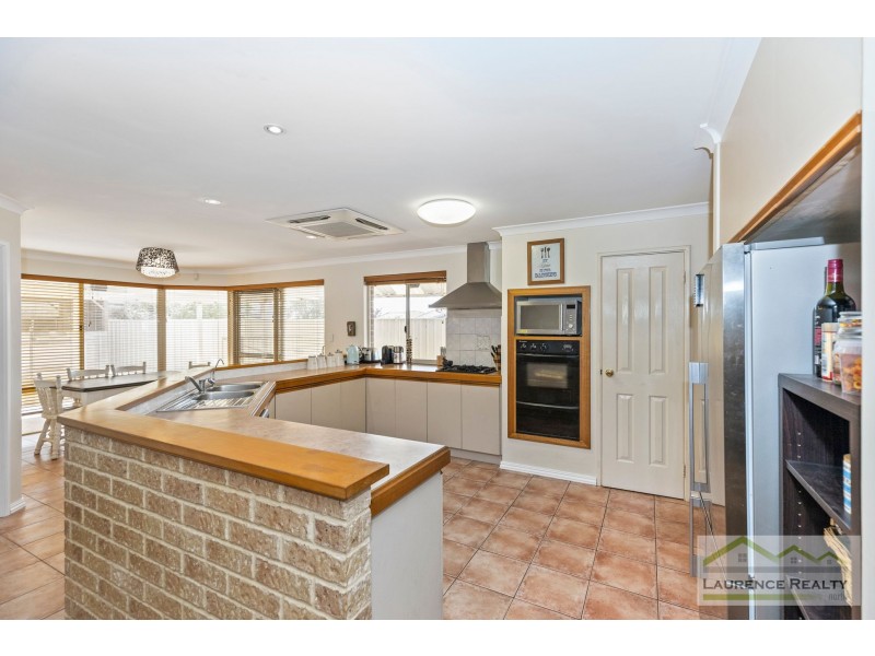 52 Roxburgh Circle, Kinross WA 6028