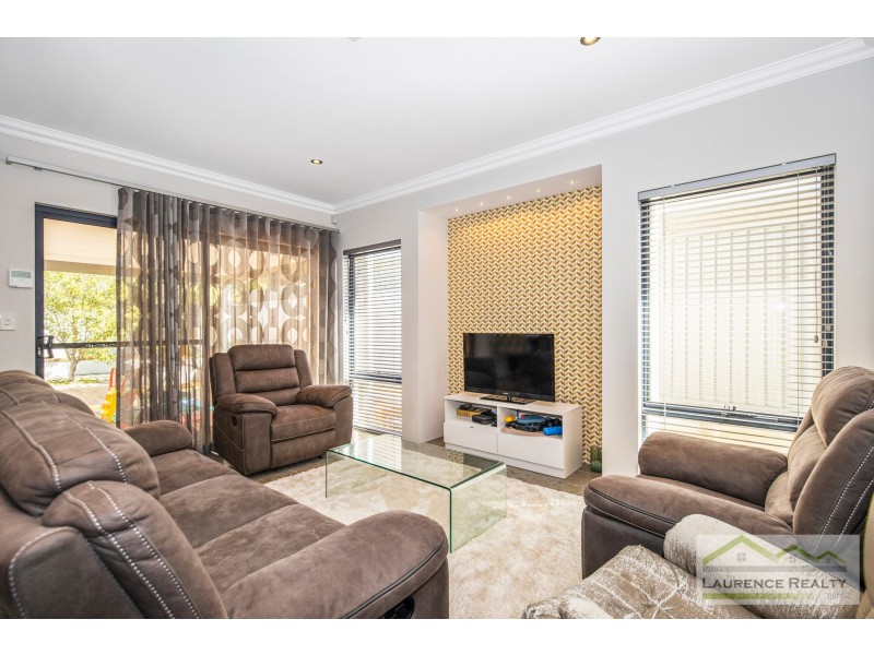 32 Nomad Drive, Clarkson WA 6030