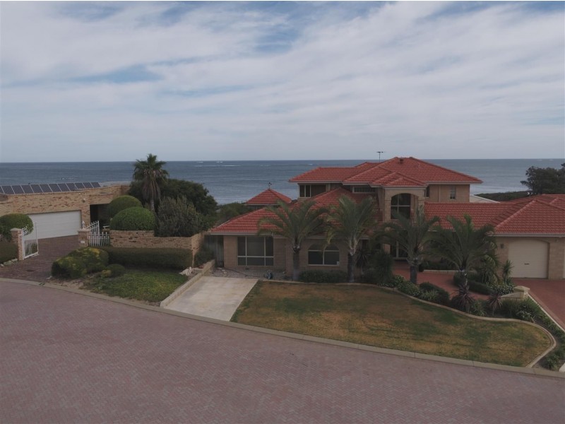 1 Ibiza Court, Mindarie WA 6030