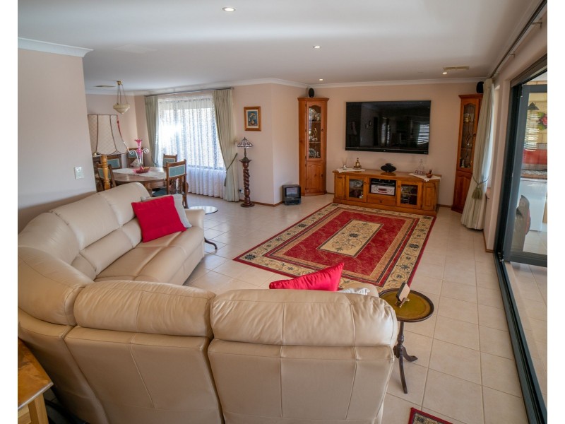 1 St Malo Court, Mindarie WA 6030