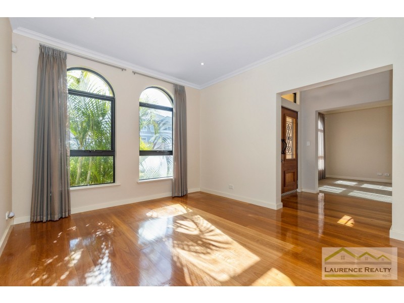 7 St Lucia Road, Iluka WA 6028