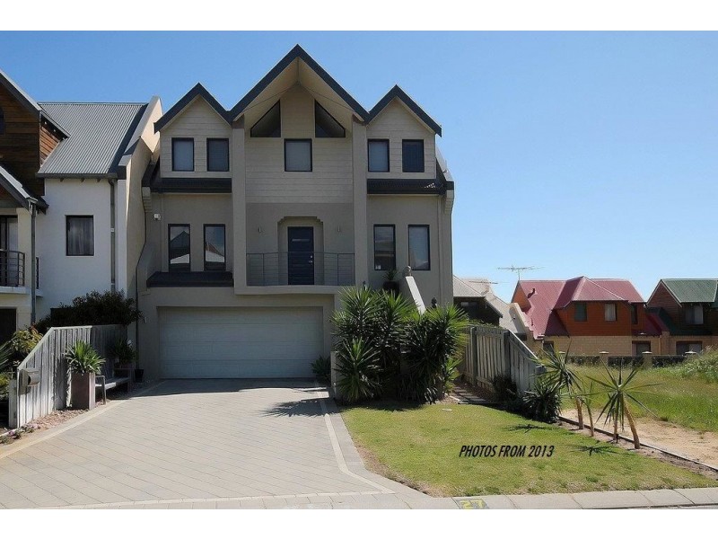 27 Toulon Circle, Mindarie WA 6030