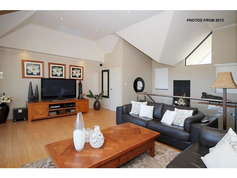 27 Toulon Circle, Mindarie WA 6030