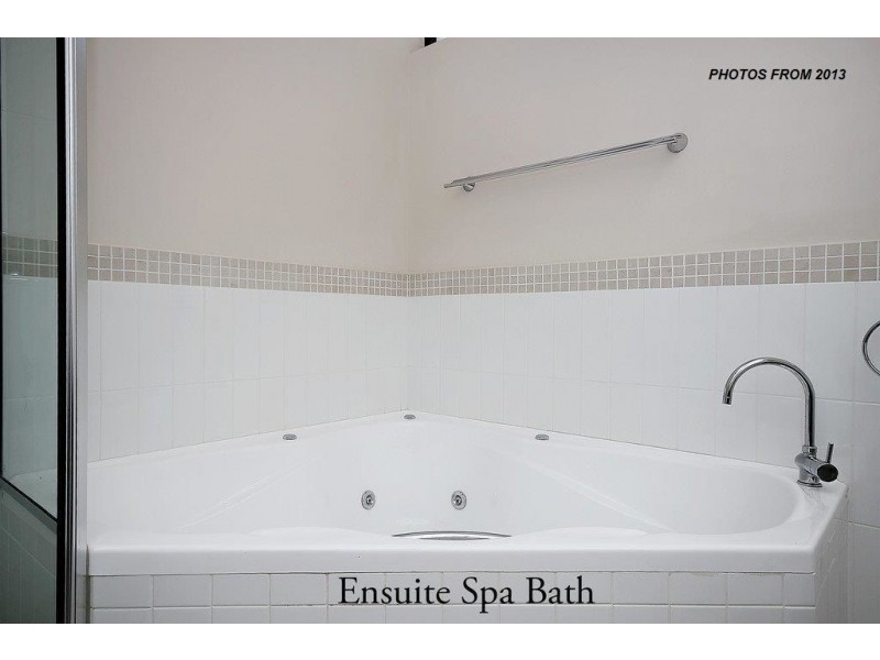 27 Toulon Circle, Mindarie WA 6030