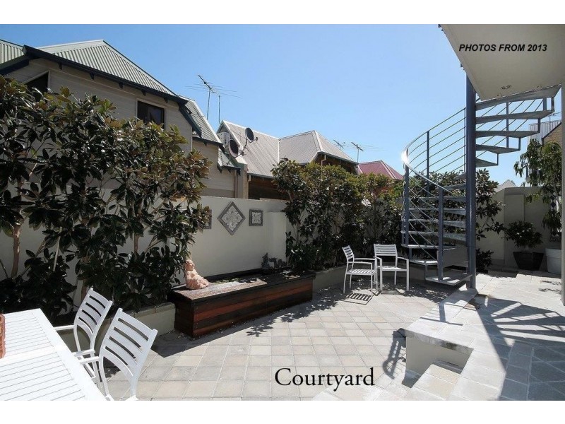 27 Toulon Circle, Mindarie WA 6030