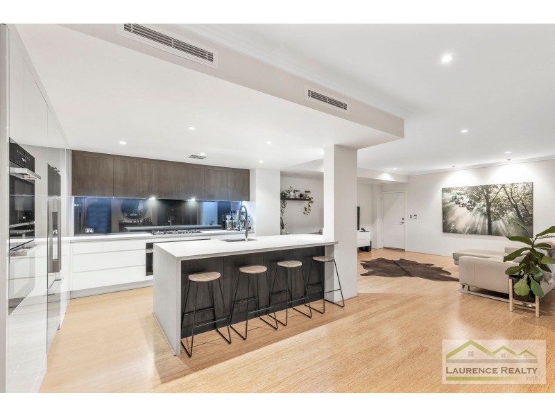 10 Swansea Promenade, Mindarie WA 6030