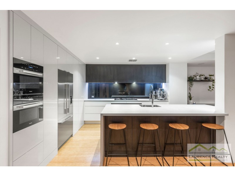 10 Swansea Promenade, Mindarie WA 6030