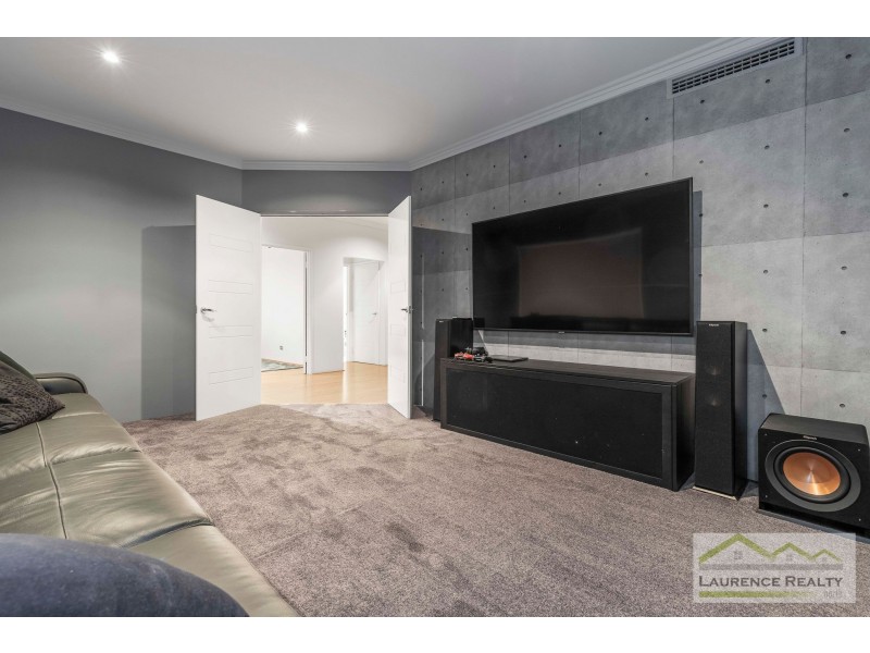 10 Swansea Promenade, Mindarie WA 6030