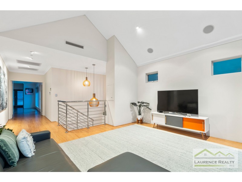 10 Swansea Promenade, Mindarie WA 6030