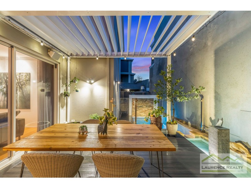 10 Swansea Promenade, Mindarie WA 6030