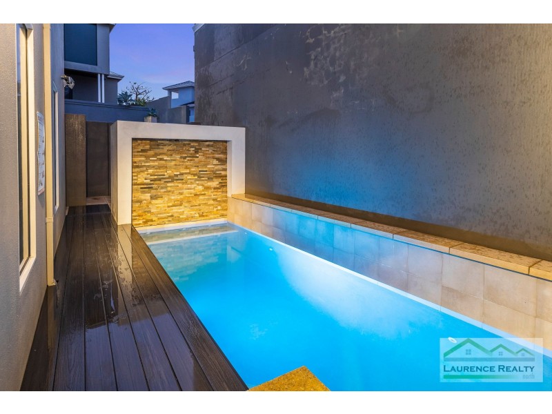 10 Swansea Promenade, Mindarie WA 6030