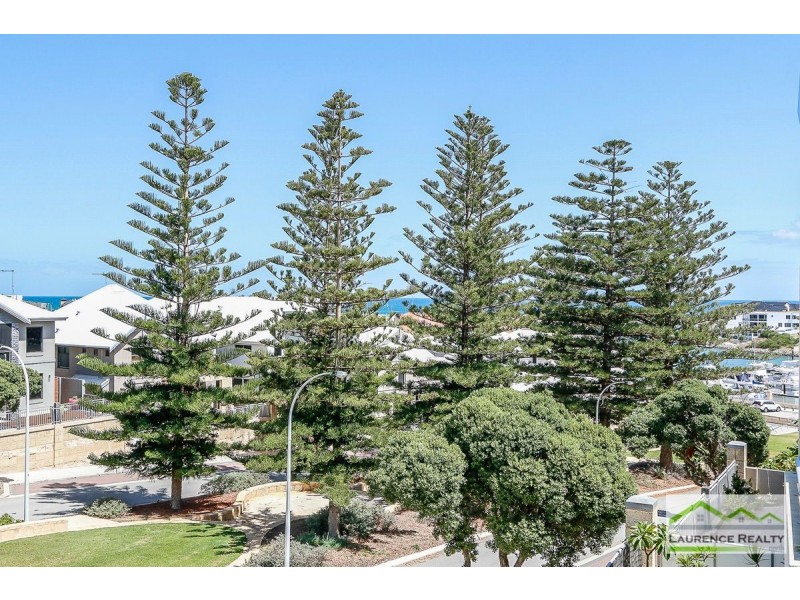 10 Swansea Promenade, Mindarie WA 6030
