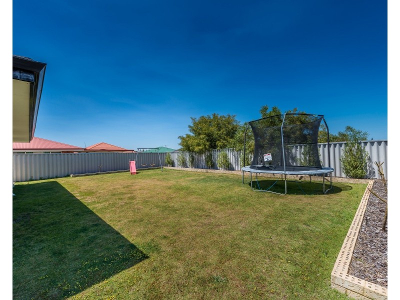 5 Ferry Way, Quinns Rocks WA 6030