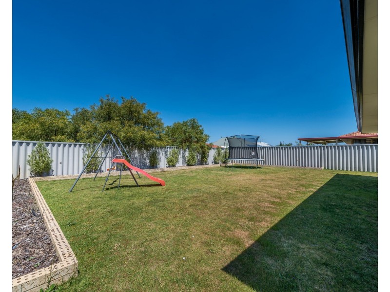 5 Ferry Way, Quinns Rocks WA 6030