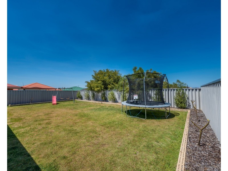 5 Ferry Way, Quinns Rocks WA 6030