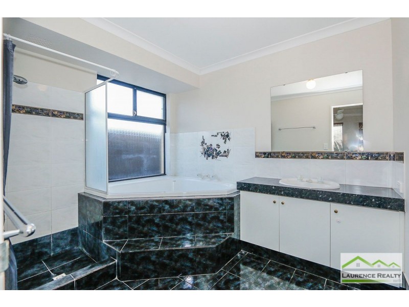 15 Mal Bay Court, Mindarie WA 6030