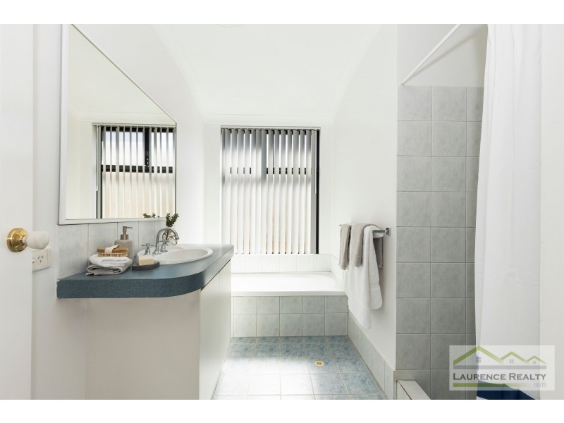 8 Ayr Way, Mindarie WA 6030