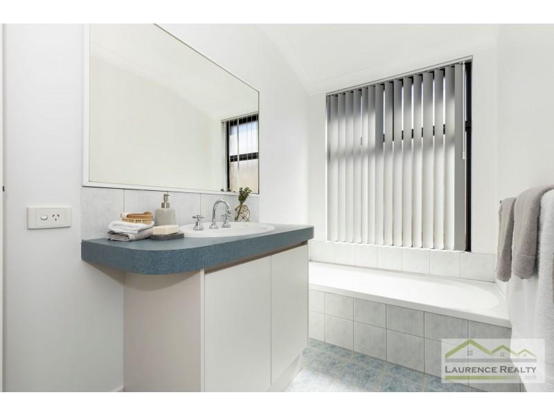 8 Ayr Way, Mindarie WA 6030