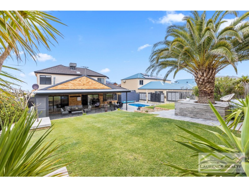 10 Lena Pass, Mindarie WA 6030