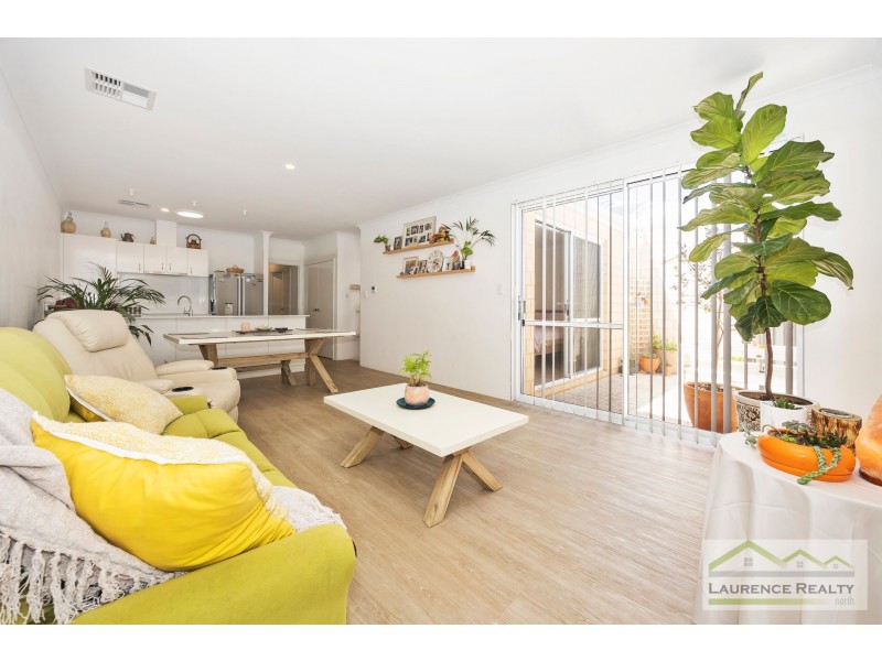 4 Bellefontaine Grove, Mindarie WA 6030