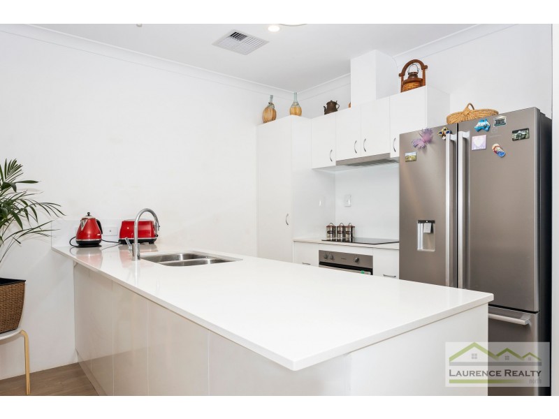 4 Bellefontaine Grove, Mindarie WA 6030