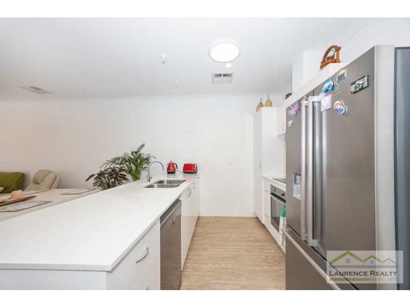 4 Bellefontaine Grove, Mindarie WA 6030