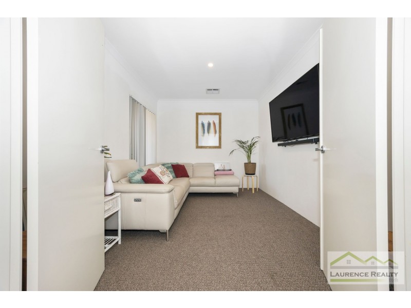 4 Bellefontaine Grove, Mindarie WA 6030