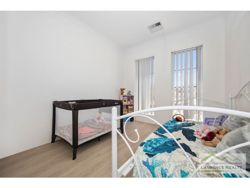 4 Bellefontaine Grove, Mindarie WA 6030