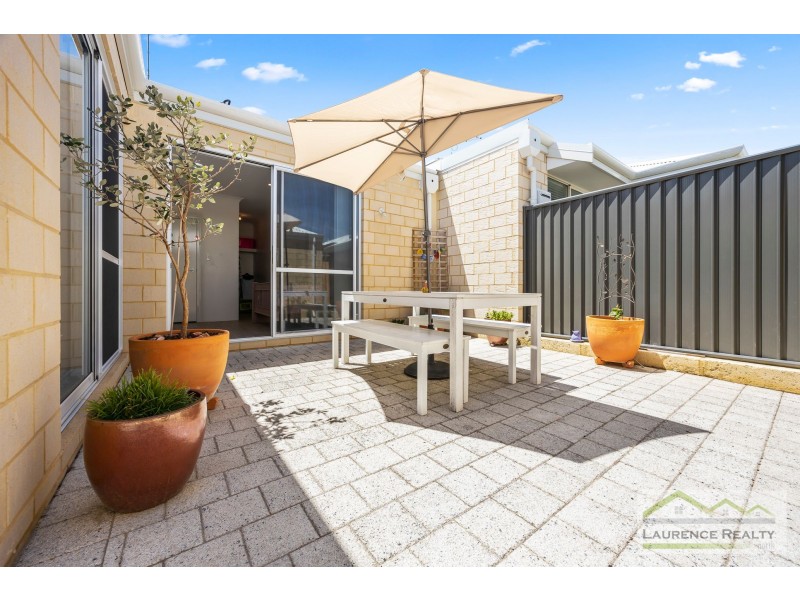 4 Bellefontaine Grove, Mindarie WA 6030