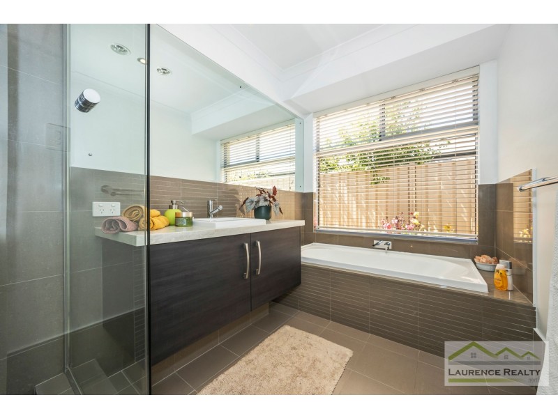 21 Newmarket Parade, Butler WA 6036