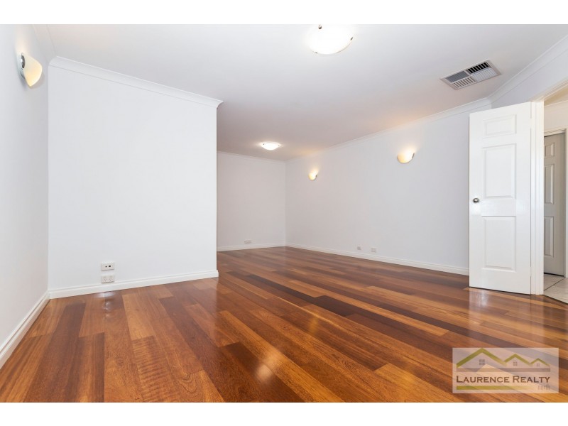 32 Rothesay Heights, Mindarie WA 6030