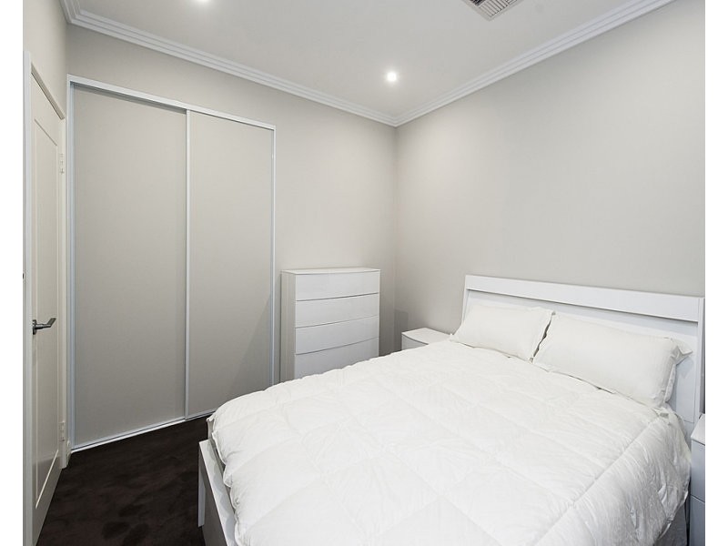 1/4 Itea Place, Mindarie WA 6030