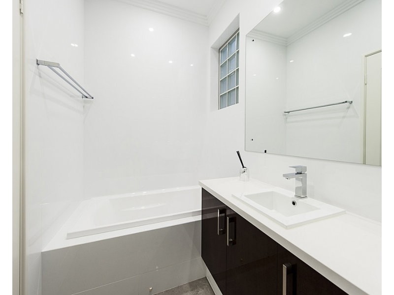 1/4 Itea Place, Mindarie WA 6030