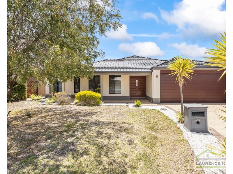 37 Blackwood Meander, Yanchep WA 6035