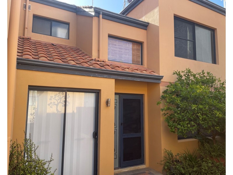 3/8 Keys Close, Mindarie WA 6030