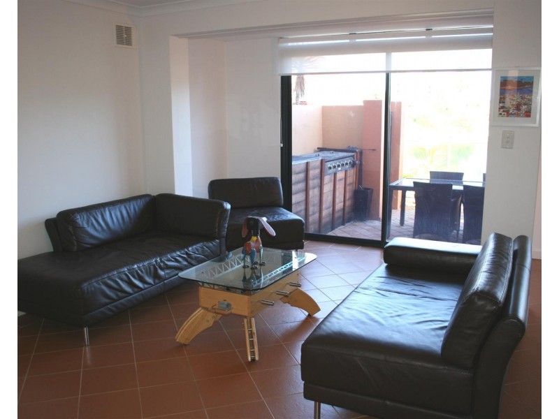 3/8 Keys Close, Mindarie WA 6030