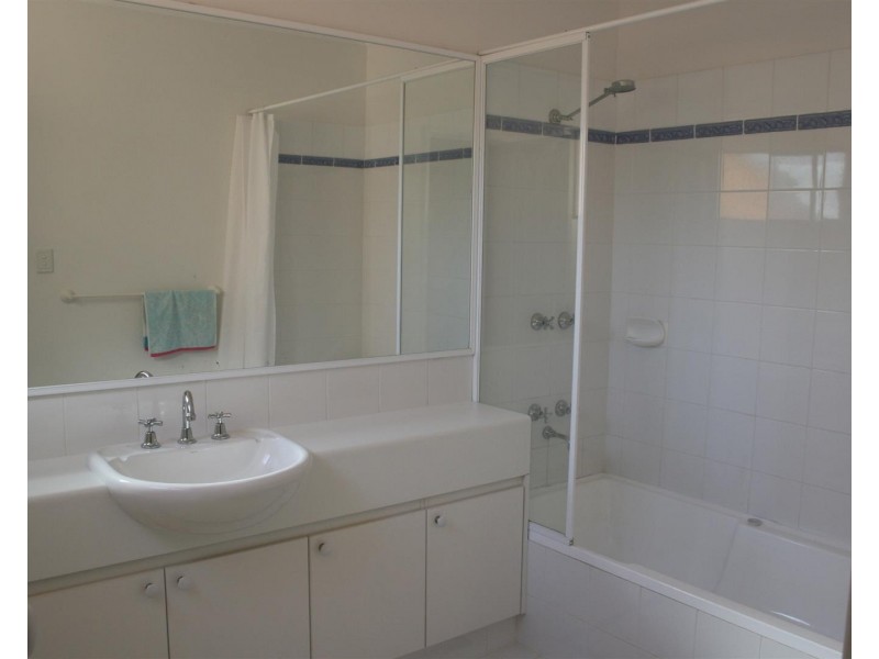 3/8 Keys Close, Mindarie WA 6030