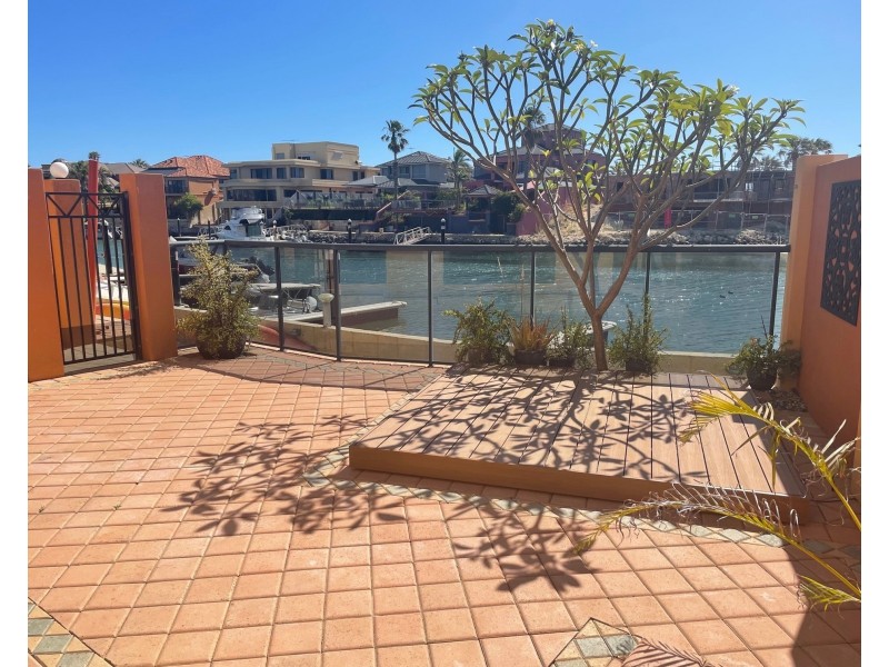 3/8 Keys Close, Mindarie WA 6030