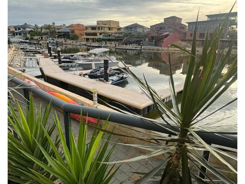 3/8 Keys Close, Mindarie WA 6030