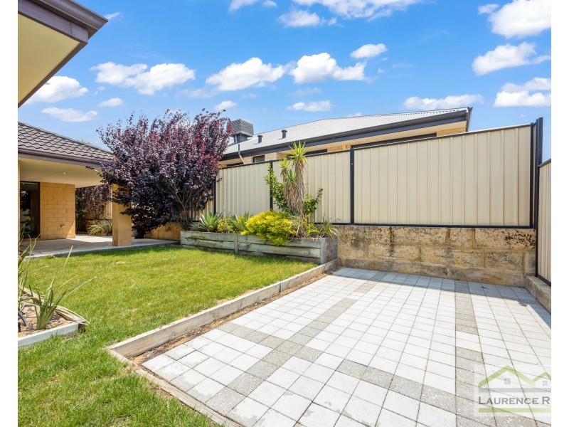 18 Grandoak Drive, Clarkson WA 6030