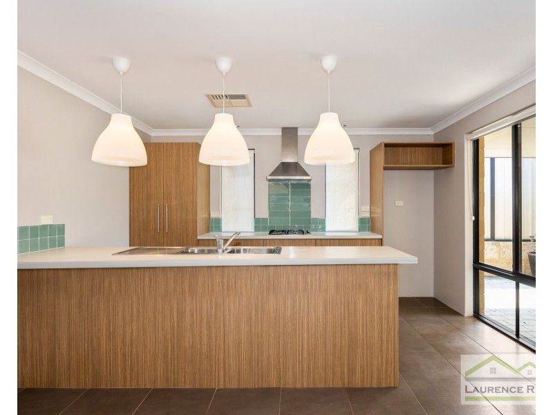 18 Grandoak Drive, Clarkson WA 6030