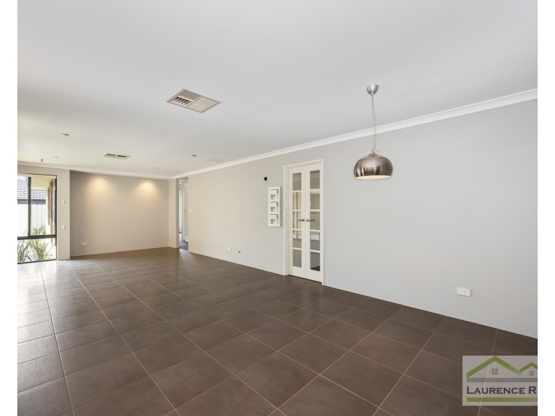 18 Grandoak Drive, Clarkson WA 6030