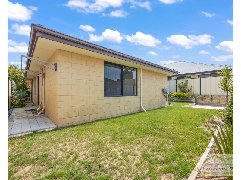 18 Grandoak Drive, Clarkson WA 6030