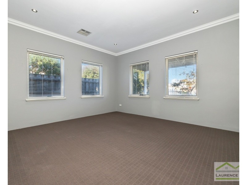 6 Windward Street, Yanchep WA 6035