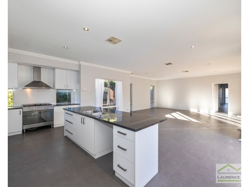 6 Windward Street, Yanchep WA 6035