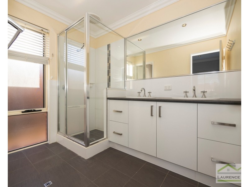 6 Windward Street, Yanchep WA 6035