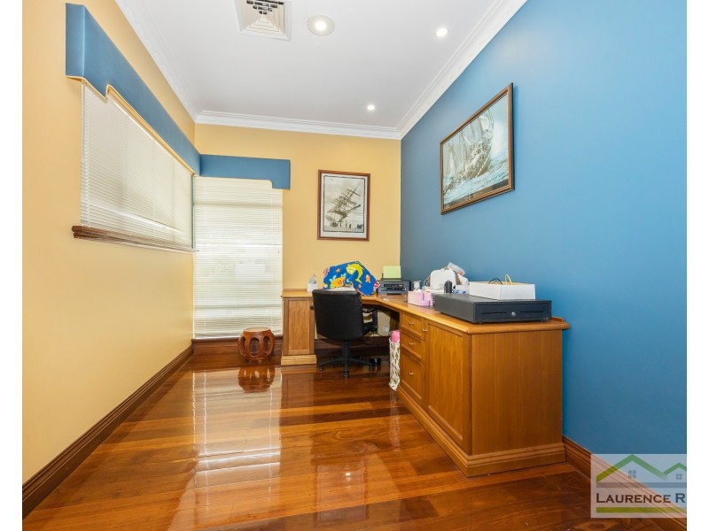 3 Kinsale Drive, Mindarie WA 6030
