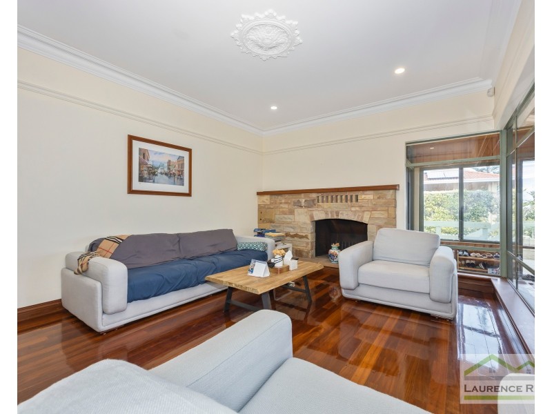 3 Kinsale Drive, Mindarie WA 6030