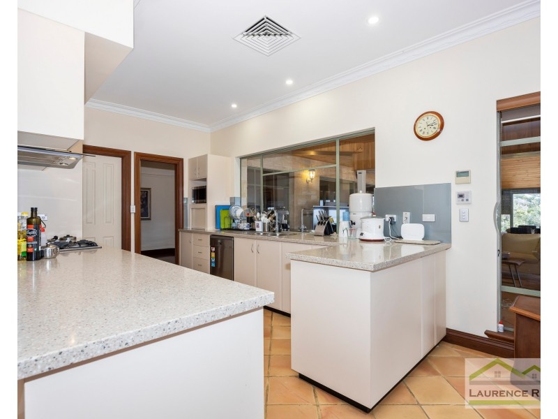 3 Kinsale Drive, Mindarie WA 6030